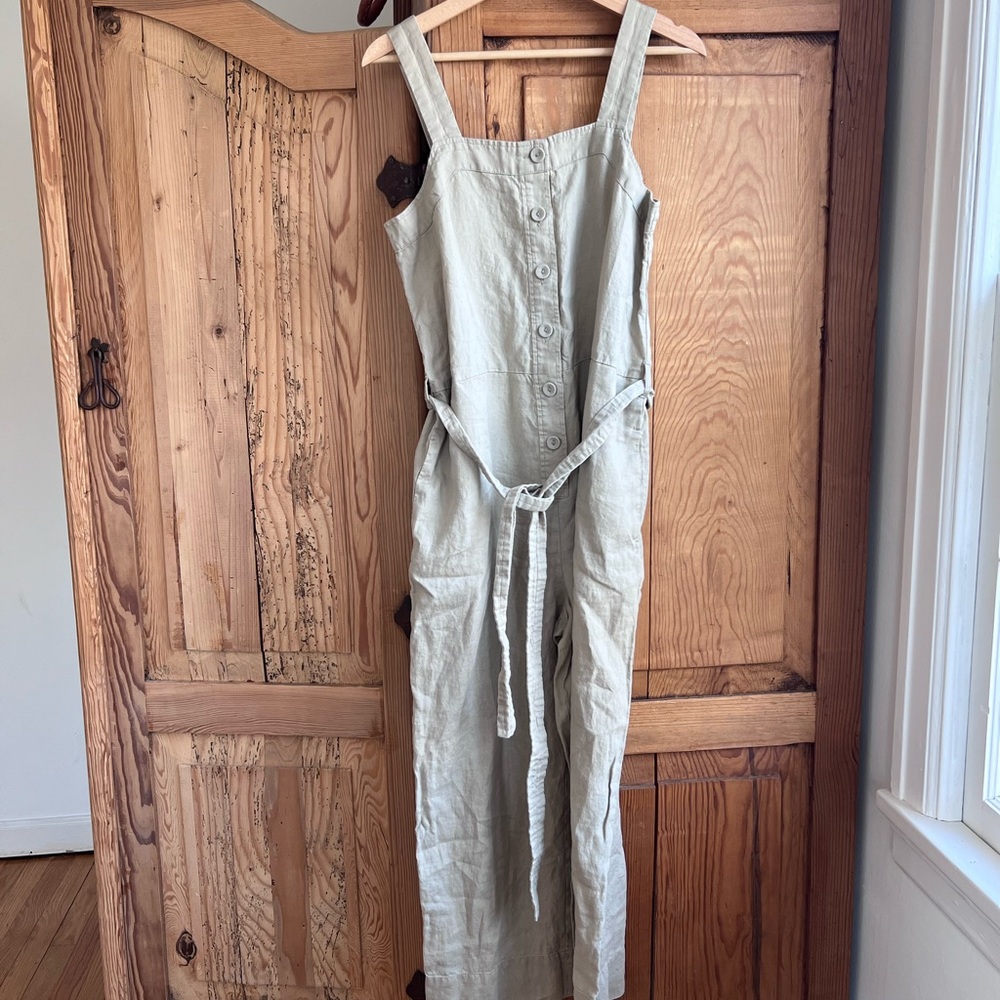 Everlane | Light Sage ‘The Linen Jumpsuit’
